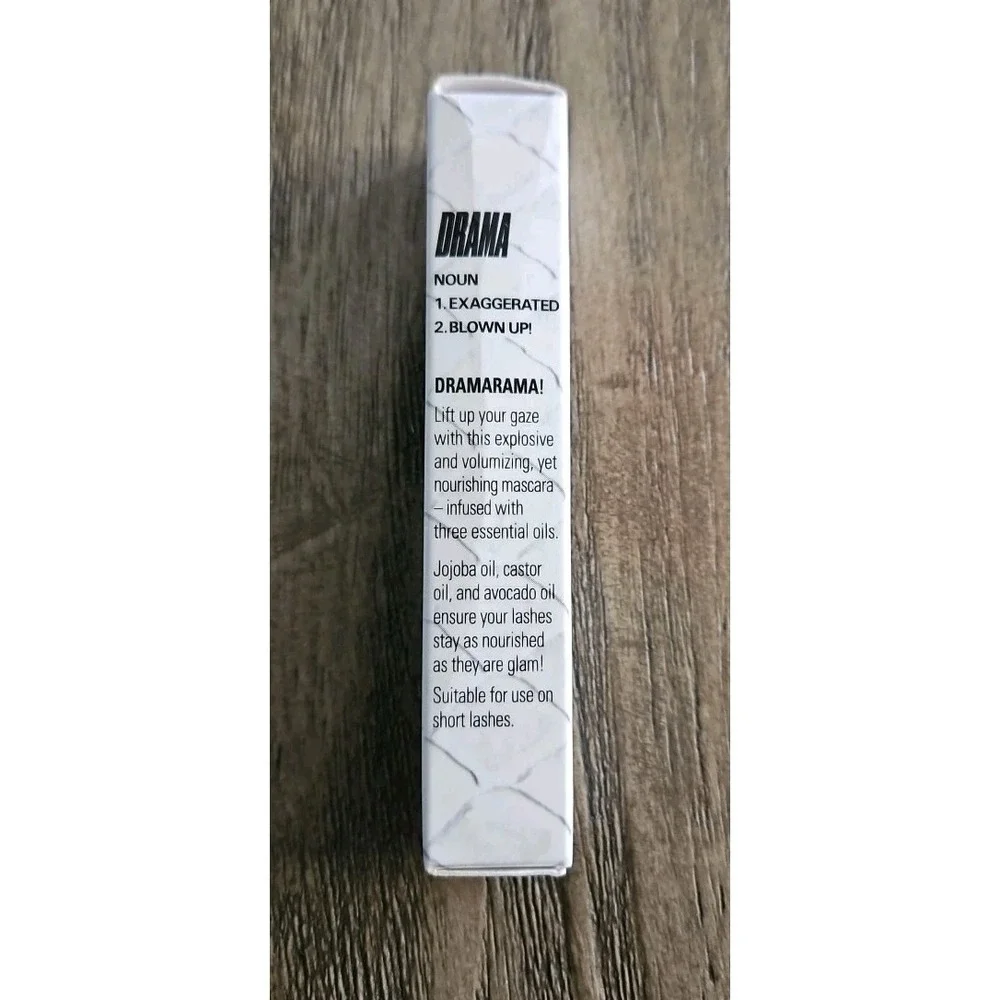 UOMA Beauty DRAMA BOMB Extreme Volume Nourishing Mascara .2floz Travel Size